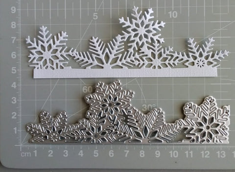 MCD - SNOWFLAKE BORDER